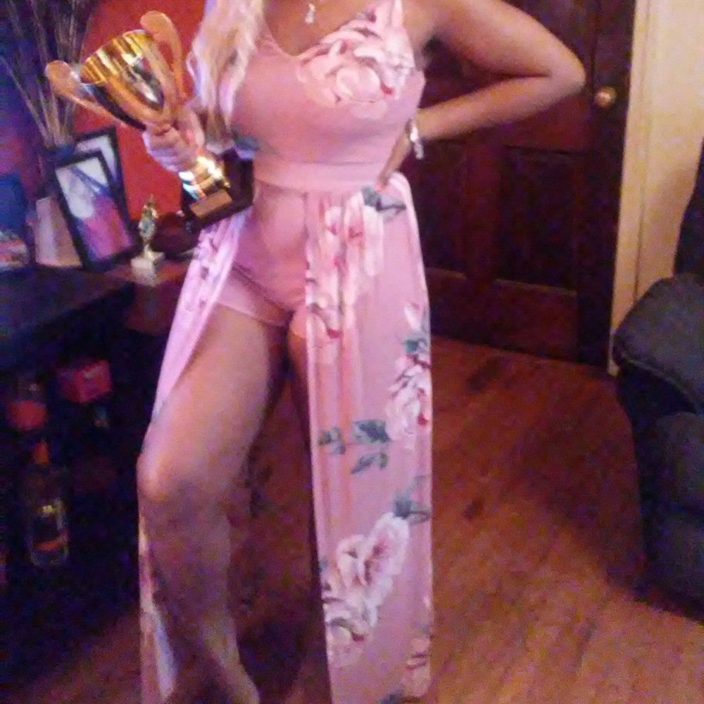 Walmart One-piece floral romper - Size Large